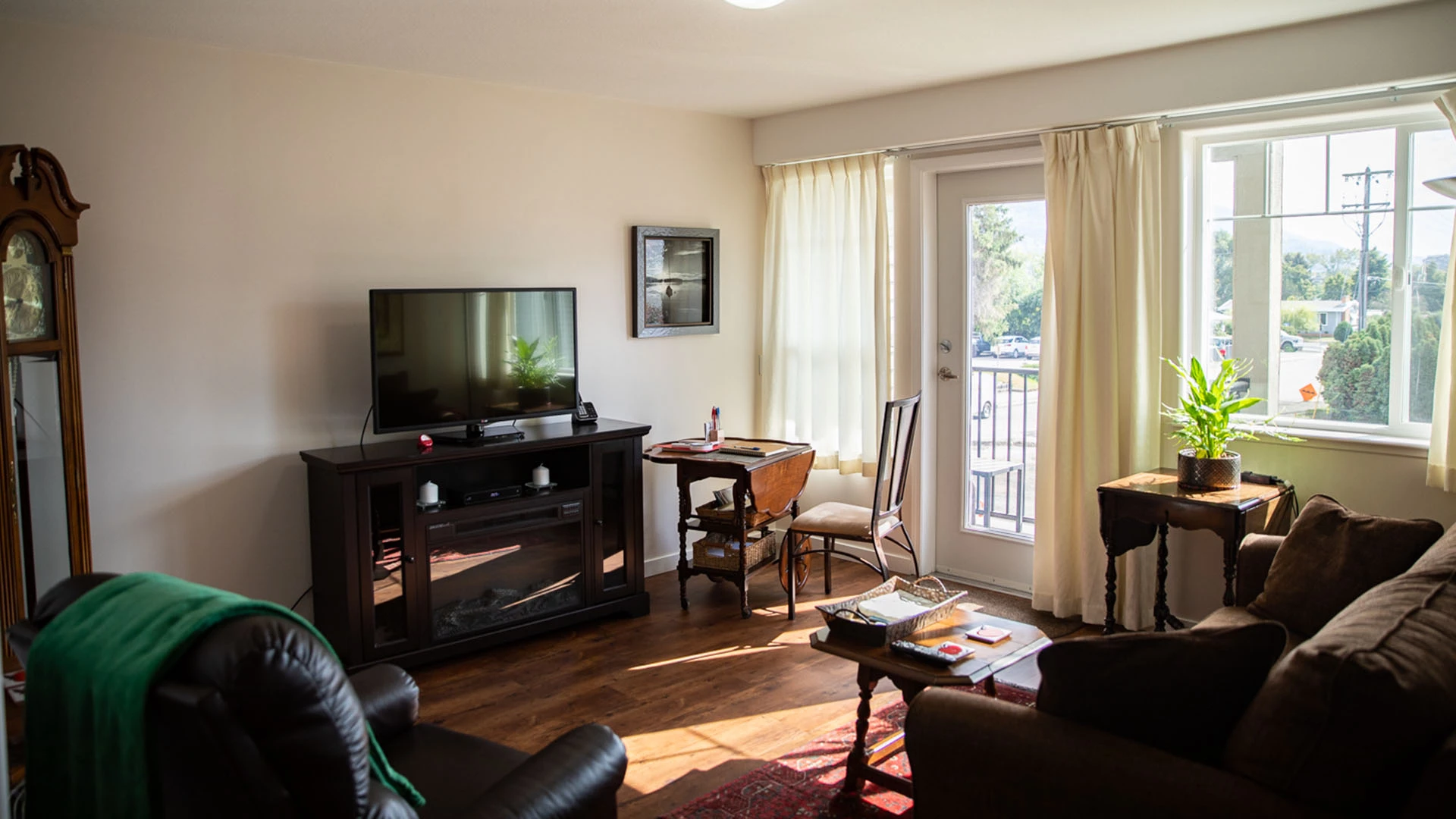 A beautiful living area at The Hamlets at Penticton retirement home